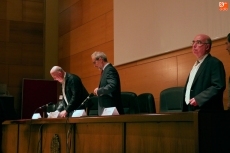 Foto 4 - El rector inaugura el encuentro internacional y multidisciplinar Flacso-España