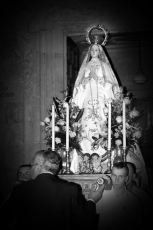 Foto 6 - La Virgen de la Salud pasea por Salamanca en una sencilla procesión