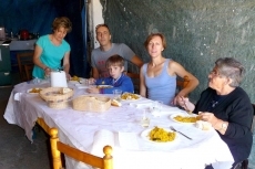 Foto 6 - La peña ‘La Cocineta de Benja’ disfruta de las fiestas de San Mateo en la mesa