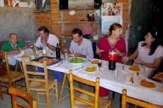 Foto 5 - La peña ‘La Cocineta de Benja’ disfruta de las fiestas de San Mateo en la mesa