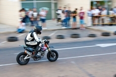 Foto 4 - Exitoso regreso del espectáculo de las motos al centro de la ciudad