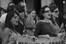 Medio centenar de personas se concentran en la Plaza Mayor en contra de la Fiesta de los Toros