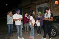 Peque&ntilde;os y mayores protagonizan un divertido desfile de carrozas 