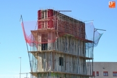 La torre de pr&aacute;cticas del Parque de Bomberos va tomando forma