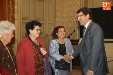 El alcalde agradece a emigrantes salmantinos que mantengan vivas sus raíces