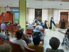 La Residencia de Mayores da posada a las monjas de Teresa, la jardinera de la luz.