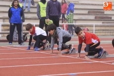 Foto 5 - Los jóvenes atletas desafían el frío en Las Pistas en el Provincial de Invierno