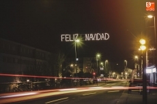 Foto 3 - 'Alegra la calle' y Ayuntamiento engalanan de luces navideñas la villa ducal