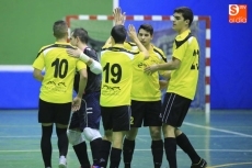 Foto 3 - El derbi salmantino entre el San José y el Confitería Gil acaba en empate