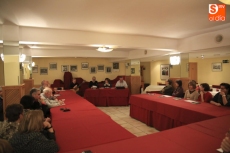 La salmantina Esmeralda Sánchez presenta su poemario ‘Andén número siete’