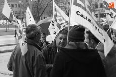 Comisiones Obreras pide la readmisión de los despedidos del servicio de reprografía de la USAL