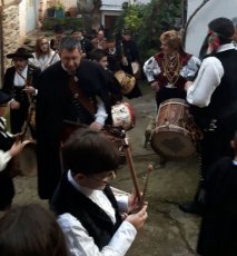 El III Festival de Tamborileros llena de música tradicional las calles del pueblo