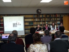 Arte, música y cuentos animan la exitosa velada literaria del XIII aniversario de la biblioteca