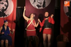 El menú teatral de Lombó con ‘Caviar con Canela’ agrada al público