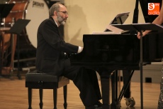 Concierto de María Espada y Kennedy Moretti a beneficio de Cáritas 