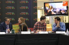 Profesionales de la empresa debaten sobre la responsabilidad social en el mundo actual