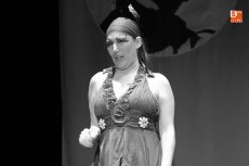 ‘Caviar con canela’, de Lombo Teatro, llena la biblioteca Torrente Ballester