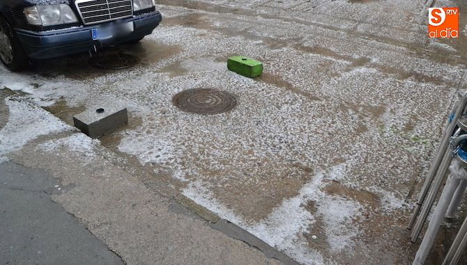 Granizo caído en Ciudad Rodrigo. Fotos: David Rodríguez