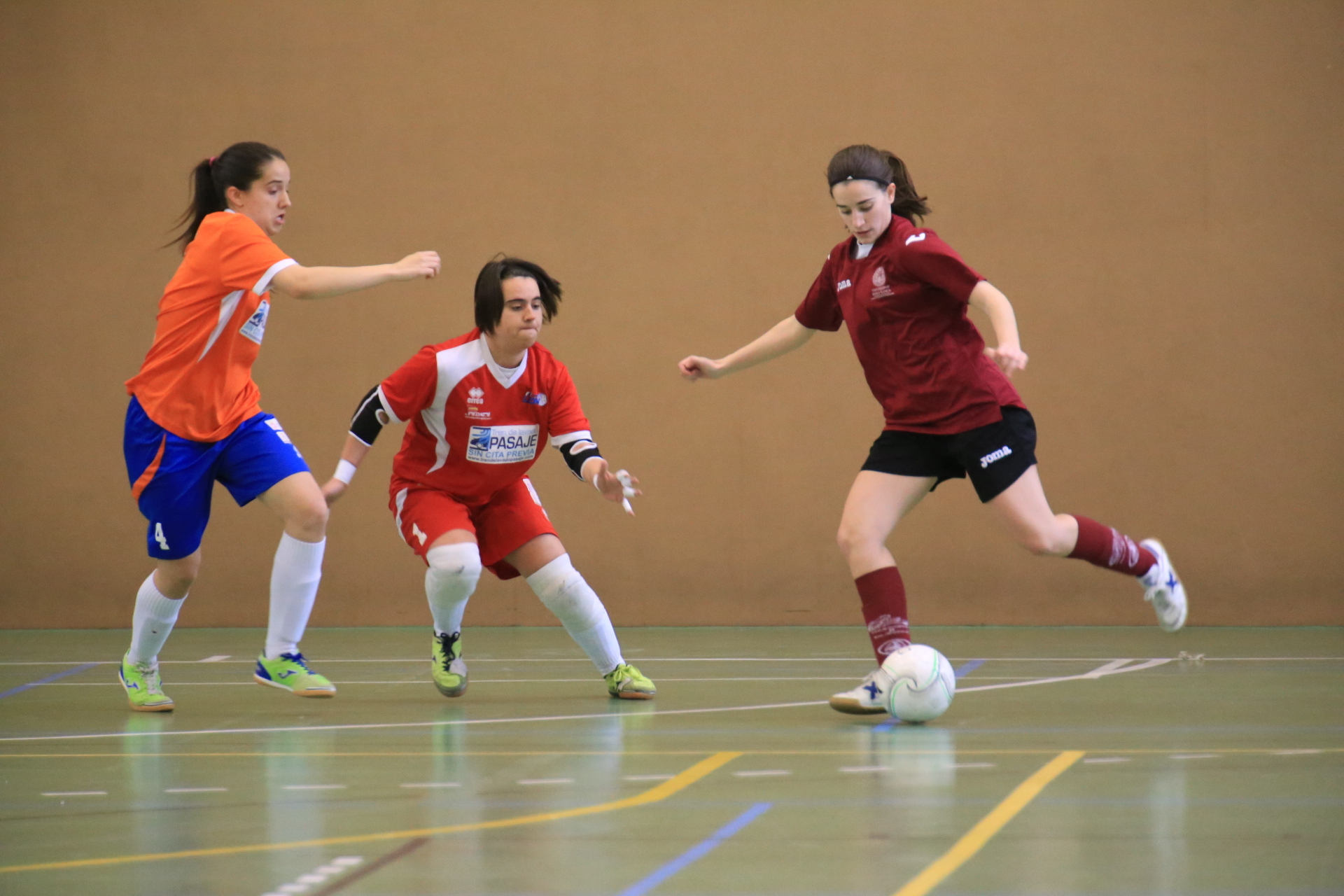 La Universidad de Salamanca gana y se mantiene segunda