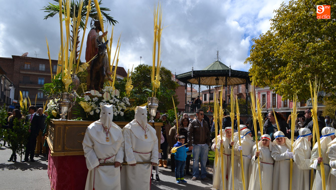 Jesús en la borriquilla abre el camino hacia la Semana Santa