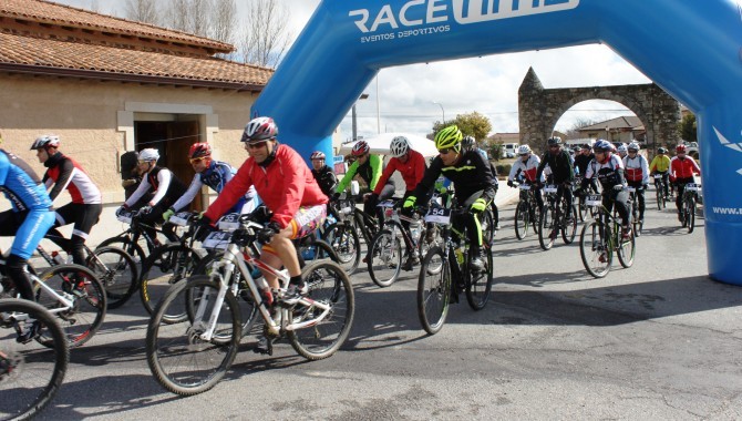 Ángel Luis Sánchez y Yolanda Sánchez gana el BTT Series de San Miguel de Valero  