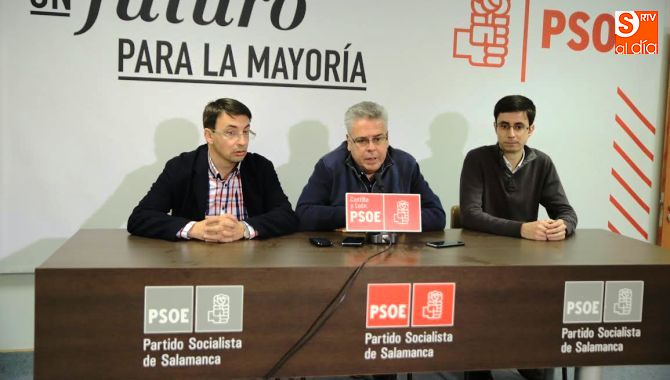 Momento de la rueda de prensa en la sede socialista