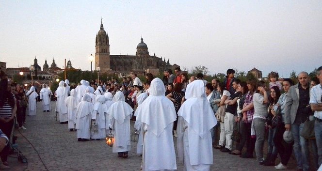 Jueves Santo, del barrio san Bernardo al Arrabal pasando por las Úrsulas