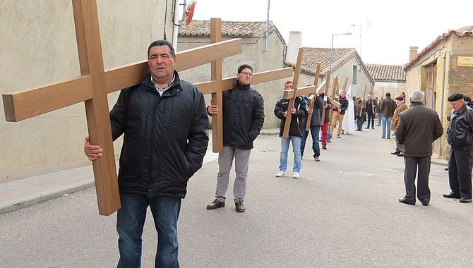 El Vía Crucis de hombres es uno de los actos más destacados de la Semana Santa villoreja