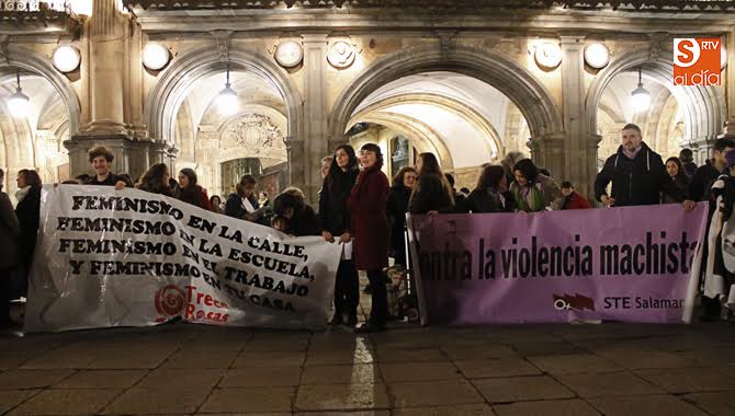 El Movimiento Feminista reivindica los derechos de la mujer en una concentración