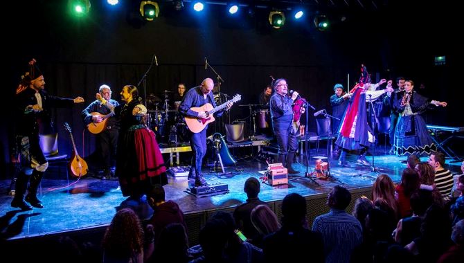 Actuación de Luar Na Lubre