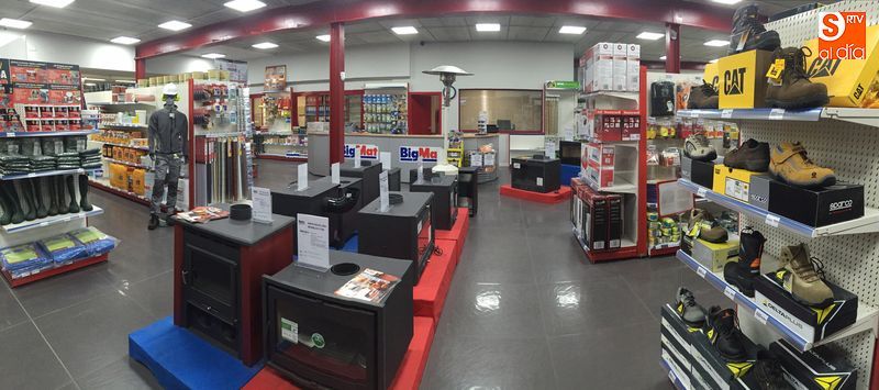 Interior de las instalaciones orientadas al pequeño y gran consumidor/ Reportaje gráfico: Adrián Martín