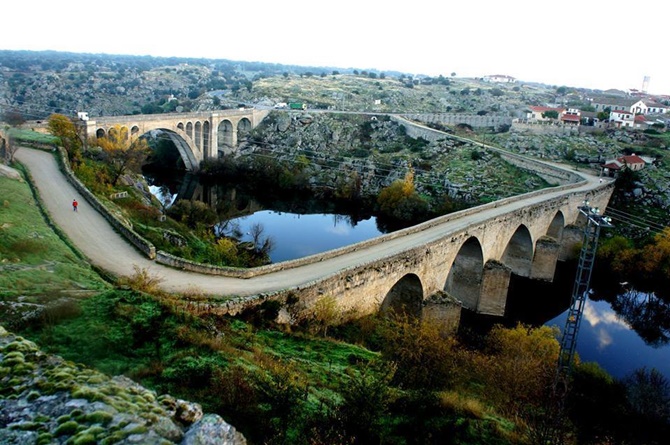 Ledesma, entre puentes