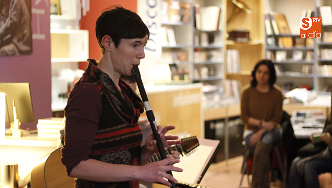 Actuación de Maria Desbordes / Foto de Alejandro López