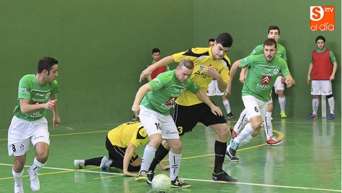 Momento del partido del San José. Alberto Martín