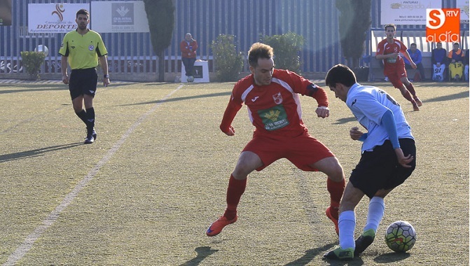 El Carbajosa de la Sagrada se da un respiro y mete en problemas al Navega (0-1)