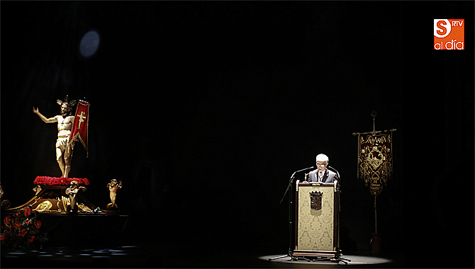 Cornejo se dirige a los presentes en el Liceo en su saludo inicial antes del pregón