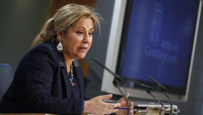 Rosa Valdeón tras el Consejo de Gobierno