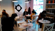 Es impensable vivir de una editorial durante los dos primeros años de existencia de la...