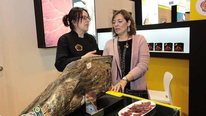 Milagros Marcos ha anunciado el regresod e los premios Cincho durante la inauguración del XXX Salón de Gourmets