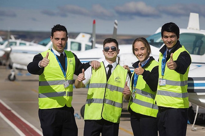 Alumnos de la escuela de Adventia. Foto: Pyme.info