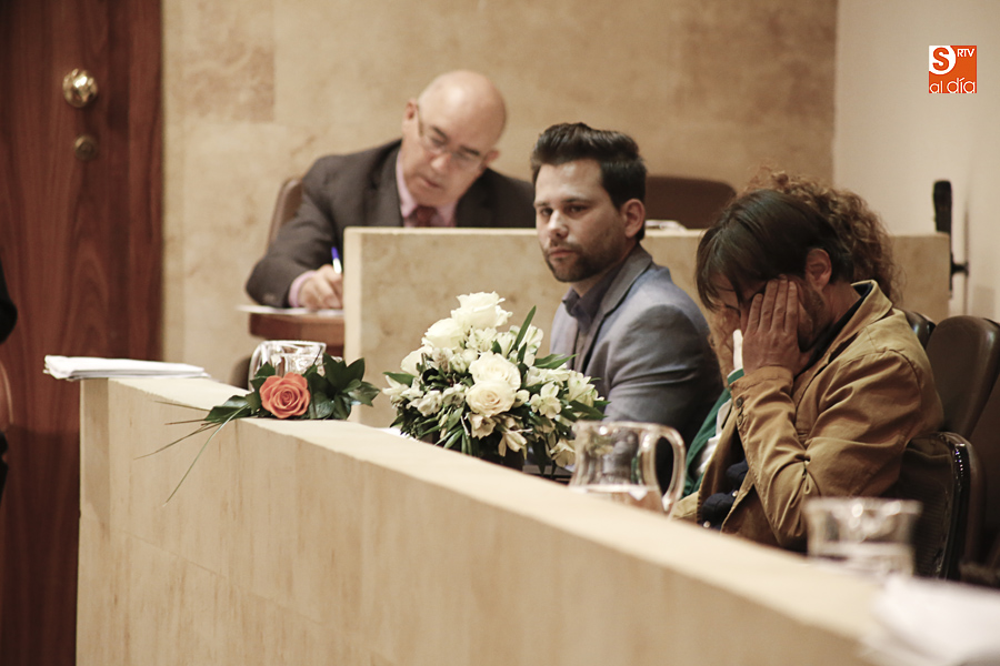 Flores en recuerdo a Tina Martín (Foto de Álex López)