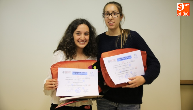 Mª Jesús Andrés del Rey Castaño, del I.E.S. Federico García Bernalt, y Julia Sanchón Sánchez, del I.E.S. Vaguada de la Palma / Foto de Alberto Martín