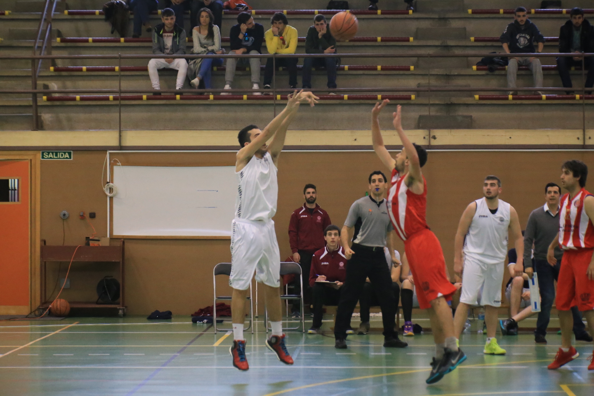 ‘Cal y arena’ para los equipos de baloncesto de la Universidad de Salamanca