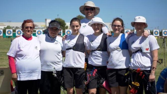 Foto familiar de los componentes de La Flecha Salamanca