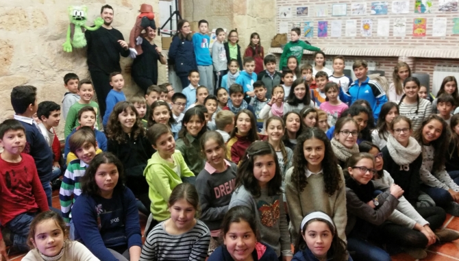 Los alumnos disfrutaron con las representaciones en inglés