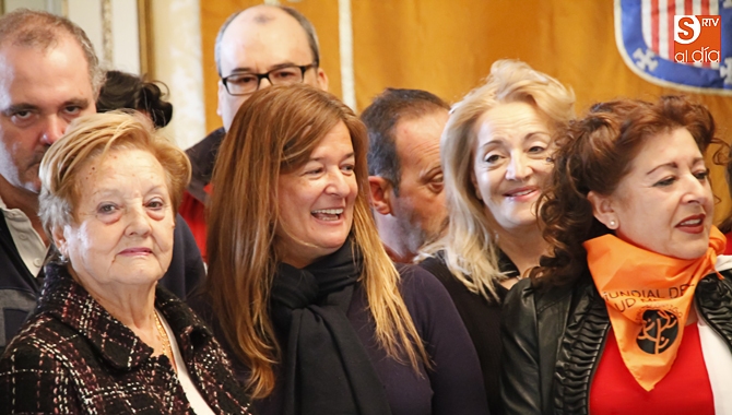 La concejala de Participación Social, Carmen Sánchez Bellota, en el centro