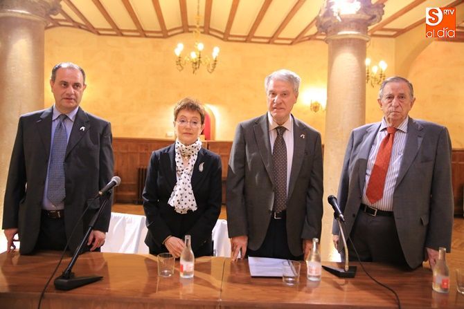 Sesión académica celebrada en el Casino de Salamanca