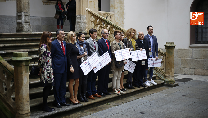 Los galardonados posaron en el Patio de La Salina (Foto de Álex López)