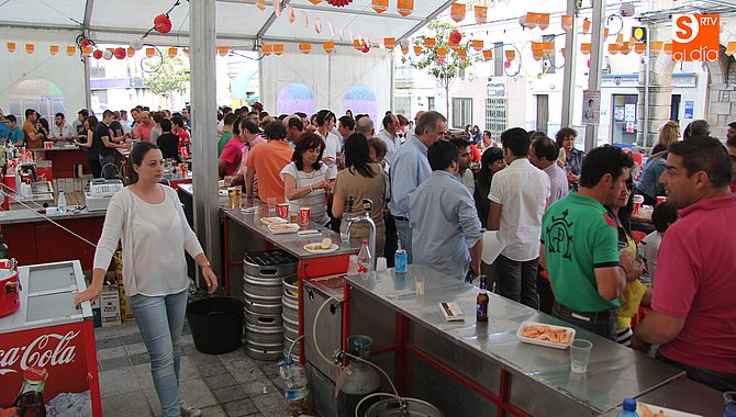 La feria se traslada en esta edición al Mercado de Abastos