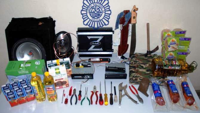 Efectos que se le incautaron a las dos personas